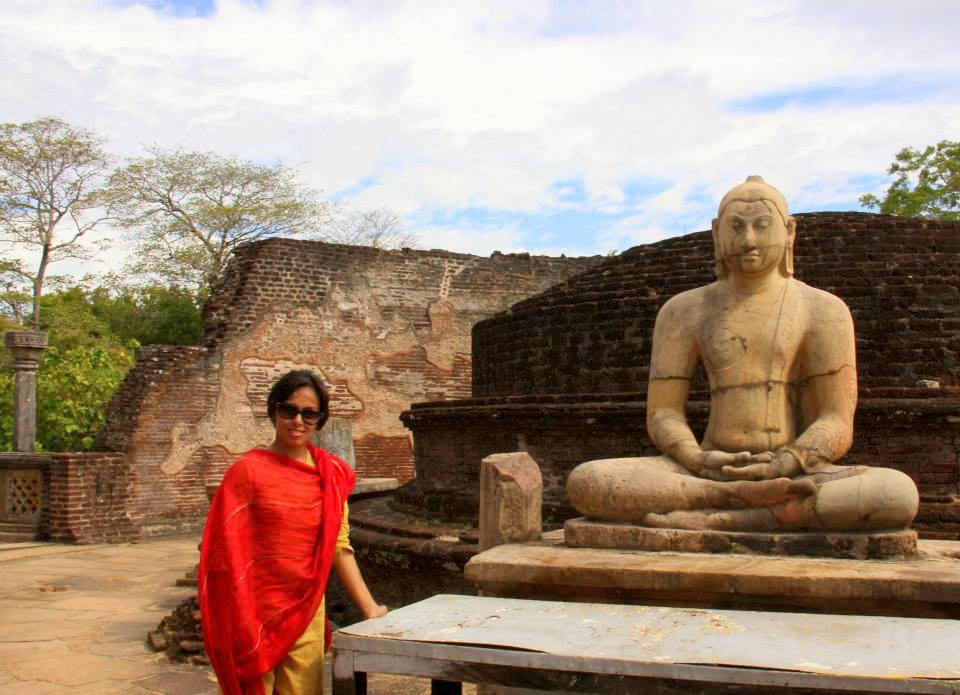buddha statue in polonnaruwa